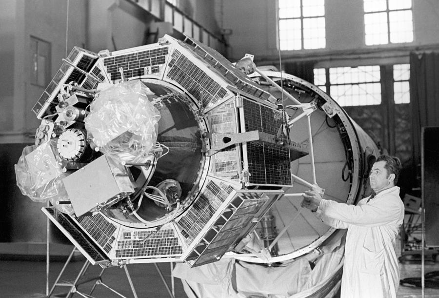 Intercosmos 4 During Assembly Photograph By Science Photo Library