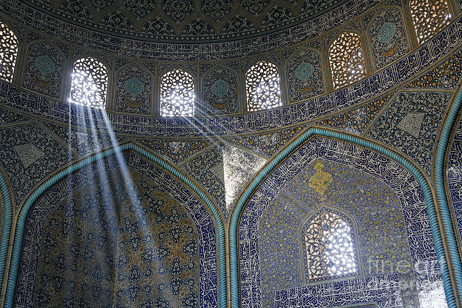 Interior of the Lotfallah mosque at Isfahan in Iran Photograph by Robert Preston
