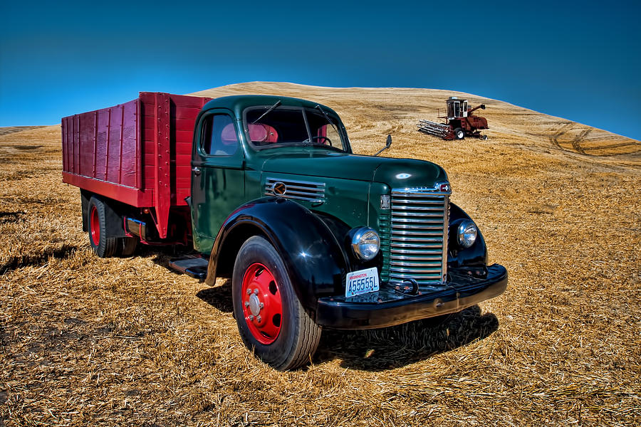 International Farm Truck Photograph by Paul DeRocker