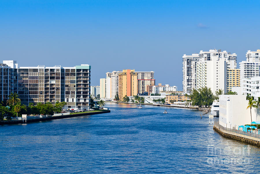 Intracoastal Waterway in Hollywood Florida Photograph by Les Palenik