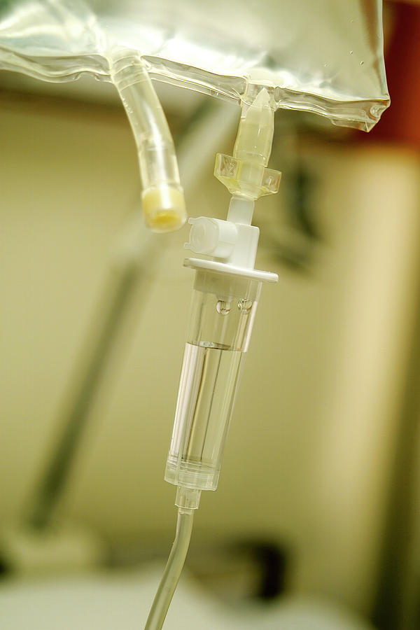 Injecting into IV Drip Bag - Stock Image - C022/1508 - Science Photo Library