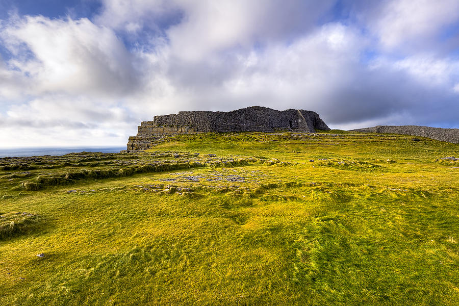 Iron Age Ruins of Dun Aengus on The Irish Coast Photograph by Mark Tisdale
