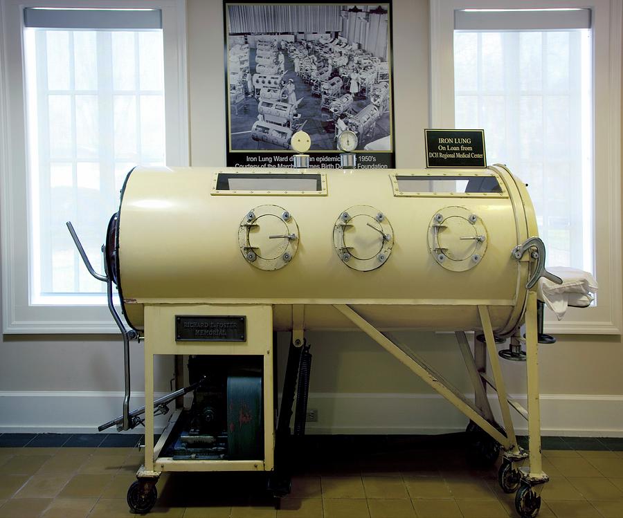 Iron Lung From The 1930s Photograph by Science Photo Library Iron Lung From The 1930s Photograph by Science Photo Library