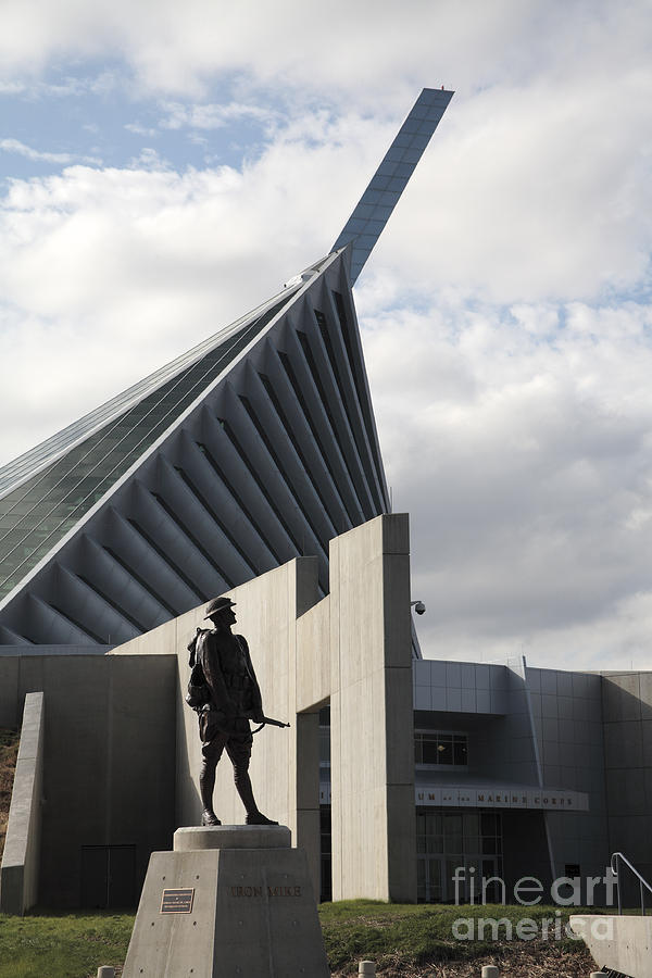 Iron Mike Guards the National Marine Corps Museum in Triangle Virginia Photograph by William Kuta