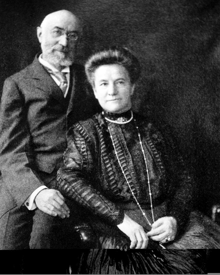 Isidor and Ida Straus, Titanic victims Photograph by Science Photo ...