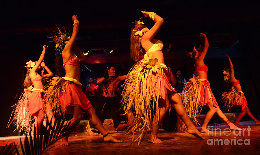 Art Of The Dance Rapa Nui 5 Photograph by Bob Christopher
