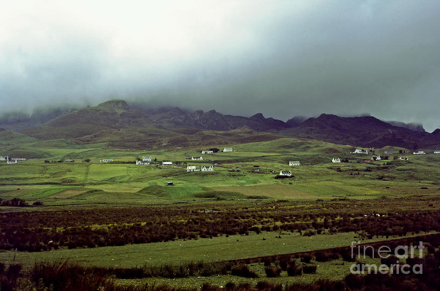 Cottage Photograph - Isle of Skye cottages by Rod Jones