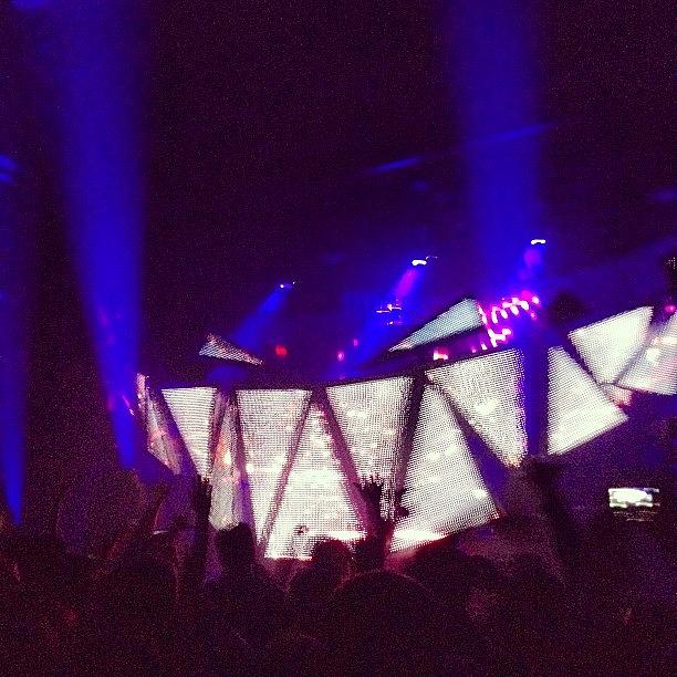 New York City Photograph - It Has Begun.! @feedme With #teeth by B Taylor
