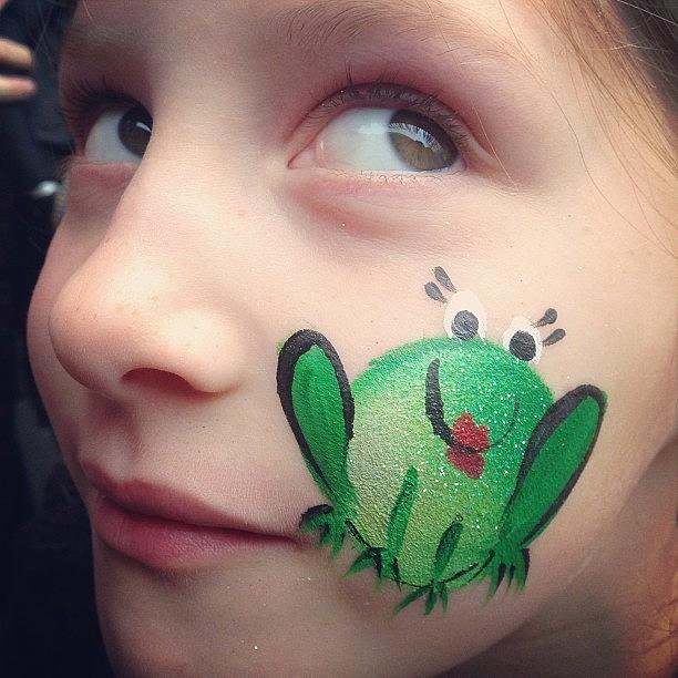 18+ Face Paint Frog