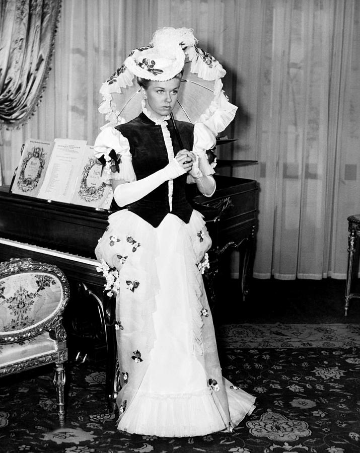 Doris day hotsell wedding dress