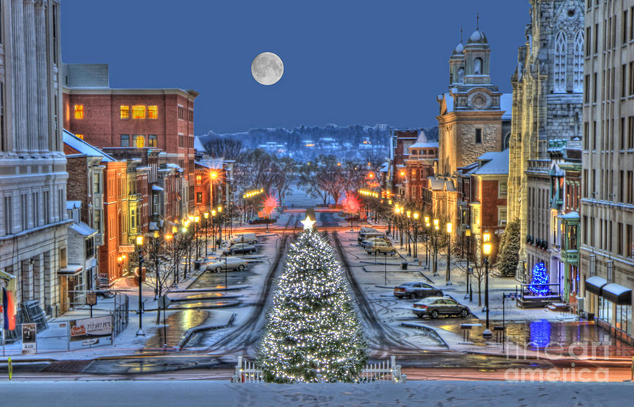 Its Christmas Time In The City Photograph by Geoff Crego
