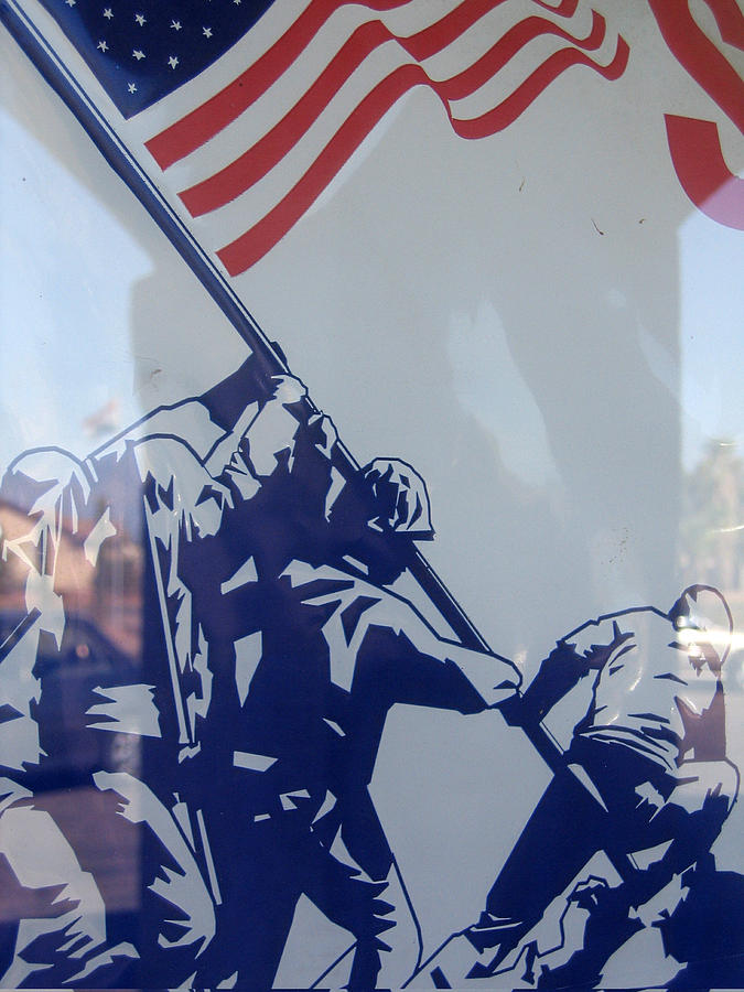 Iwo Jima flag Raising Design Arizona City Arizona 2004 Photograph by David Lee Guss