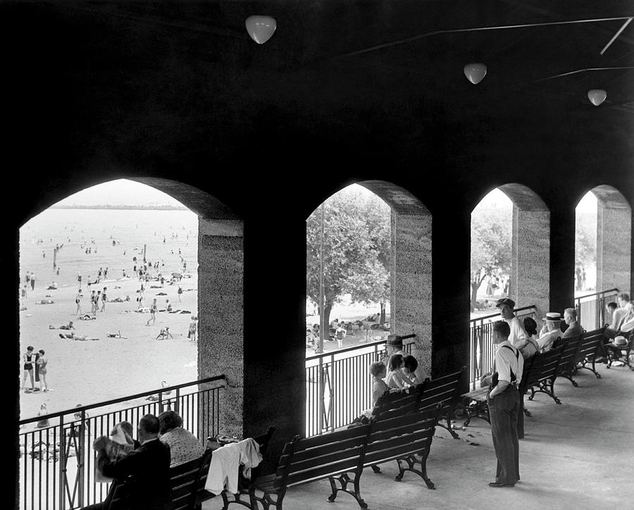 Jackson Park Beach Spectators Photograph by Underwood Archives