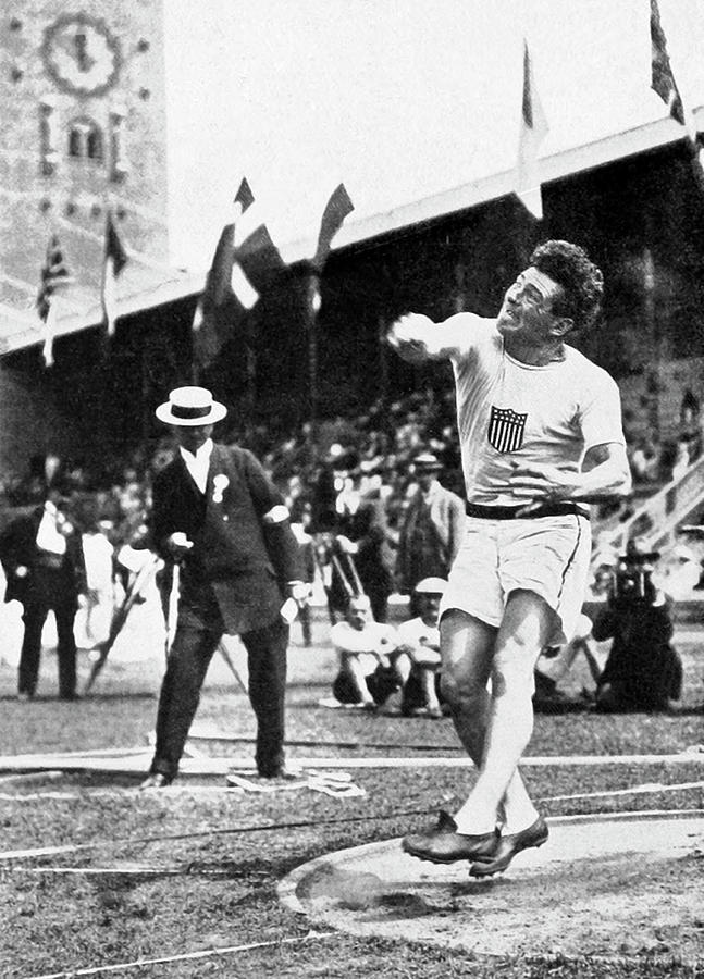 Sports Photograph - James Duncan Discus Throw by Underwood Archives