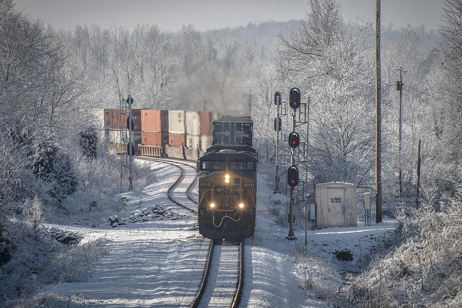 January 24. 2015 CSX Q028 at Nortonville Ky Photograph by Jim Pearson