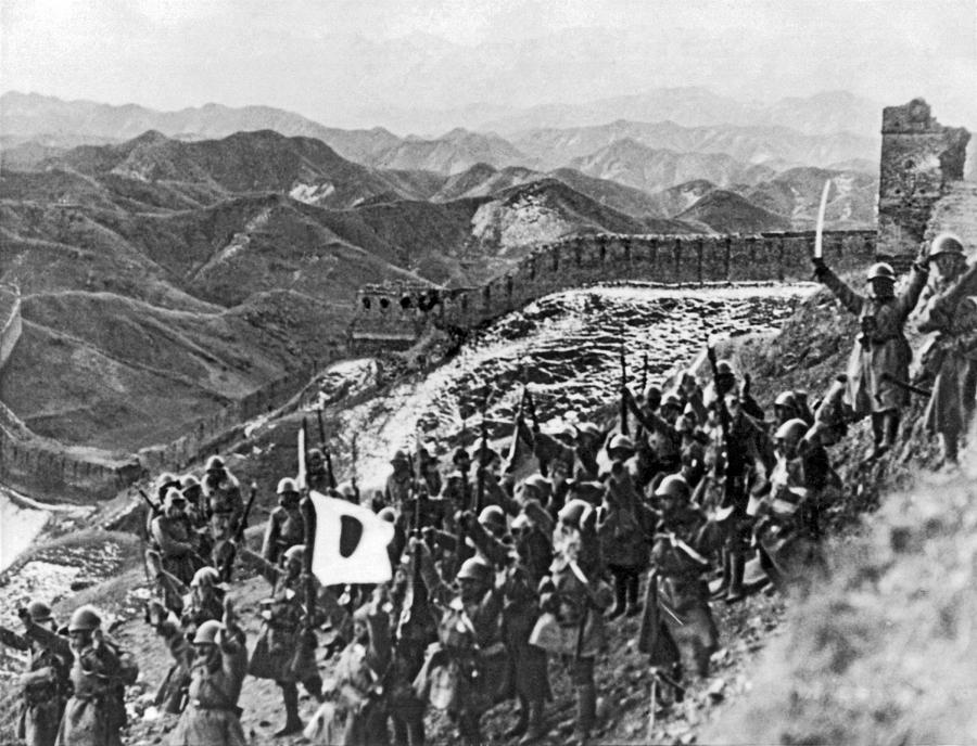 Black And White Photograph - Japanese Army In China by Underwood Archives