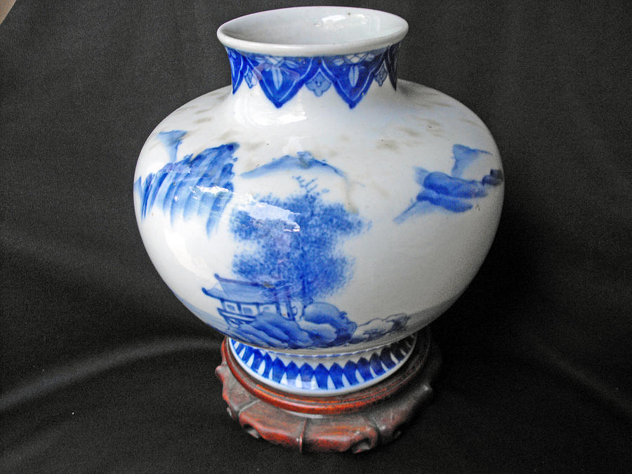 Japanese Hirado ware porcelain vase Ceramic Art by Japanese Hirado ...