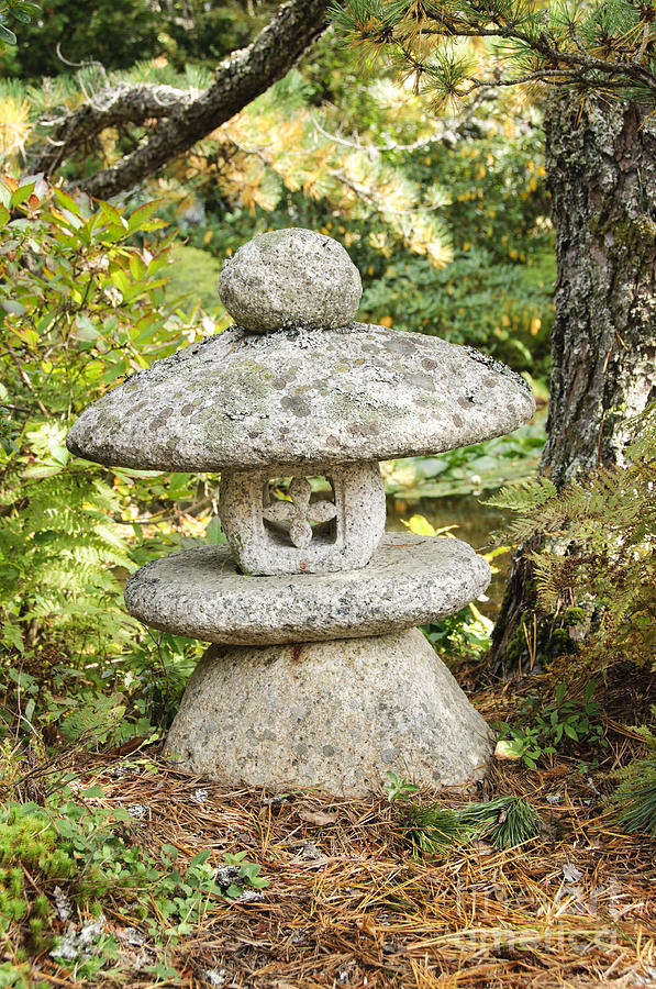 Japanese Stone Lantern Photograph by Oscar Gutierrez