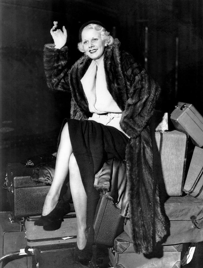 Jean Harlow, At Grand Central Terminal Photograph by Everett
