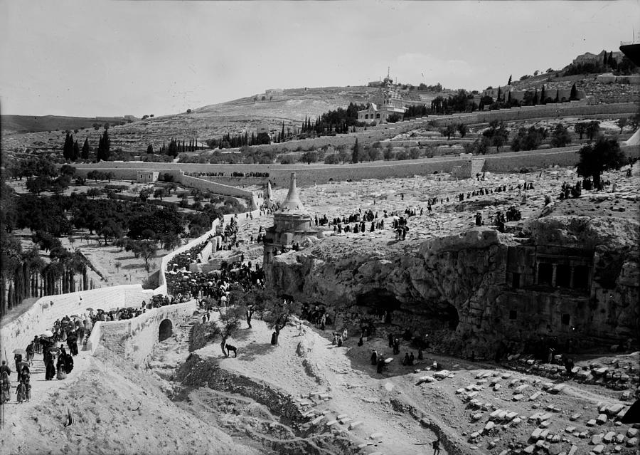 Landscape Photograph - Jerusalem, Jewish Funeral, Photograph by Everett