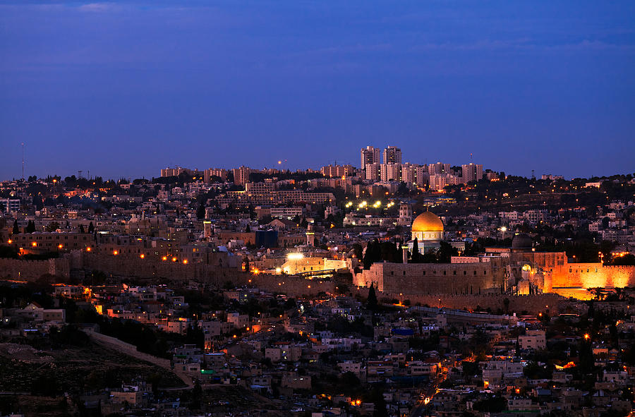 Jerusalem by night online