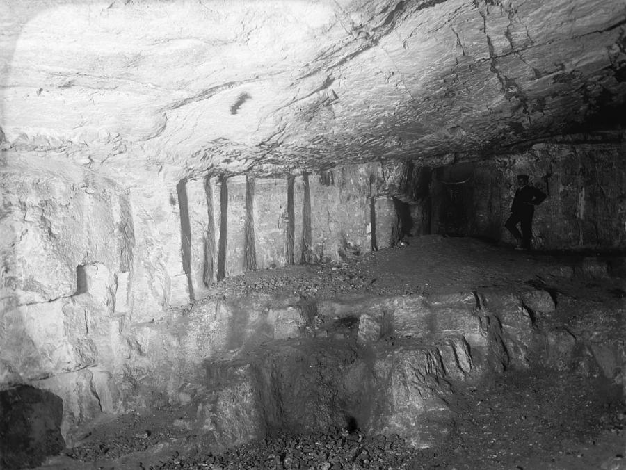 Jerusalem Zedekiah's Cave Photograph by Granger - Fine Art America