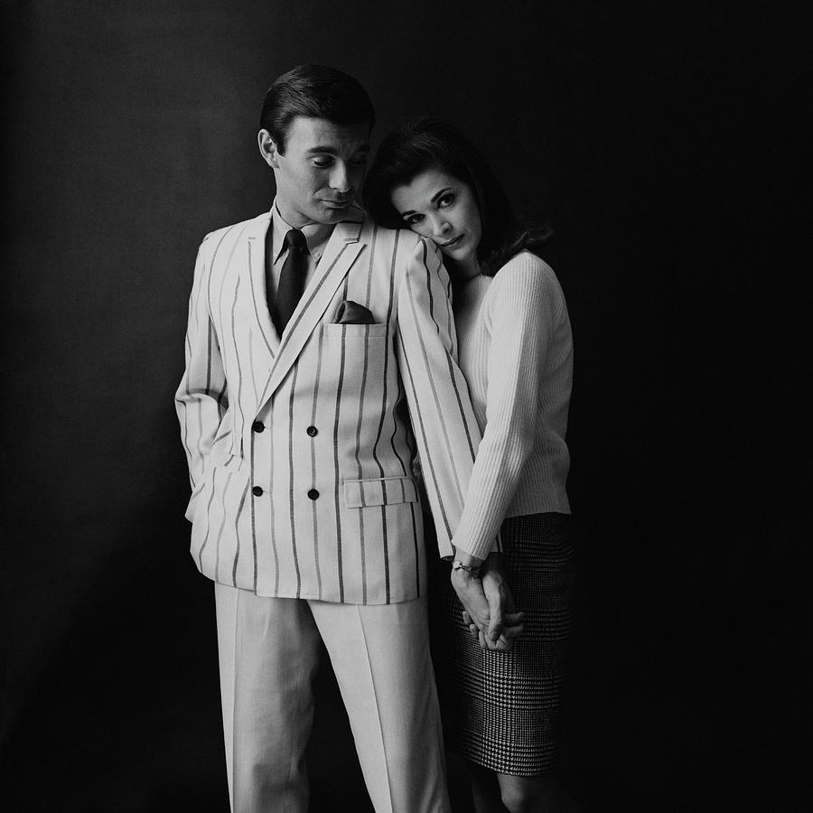 Jessica Walter Posing With A Male Model Photograph by Leonard Nones