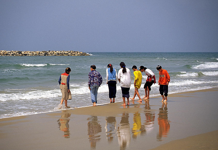 Jewish Children At The Beach Photograph