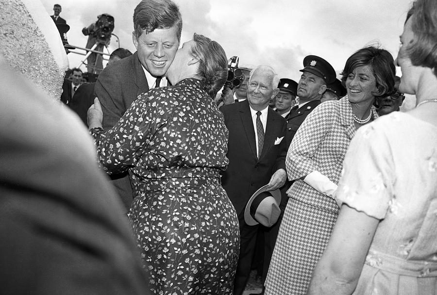 JFK Meets His Cousin Mary Ryan in Ireland Photograph by Irish Photo ...