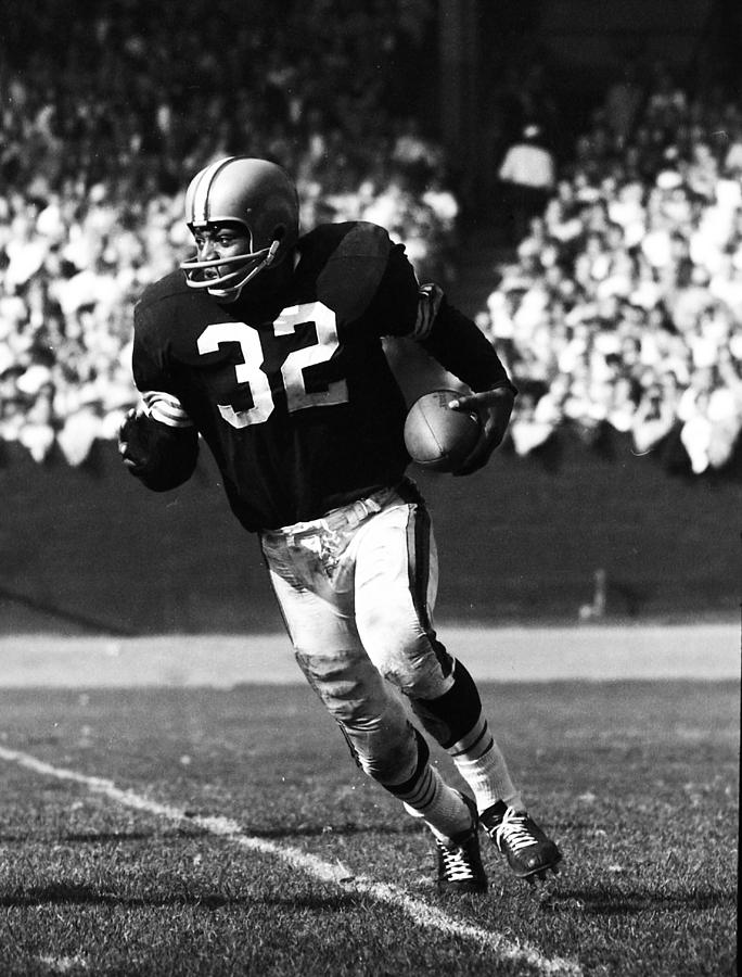 Jim Brown Photograph - Jim Brown Running Down Field by Retro Images Archive