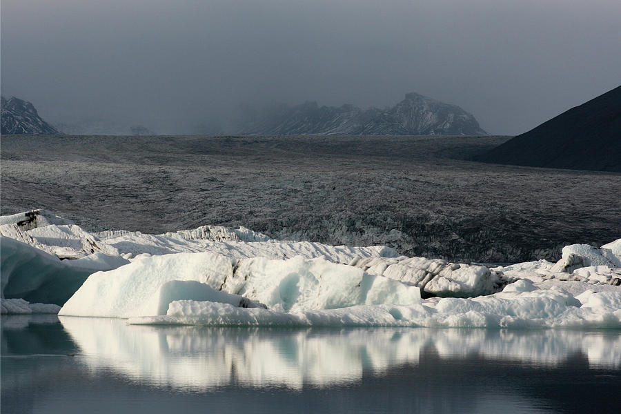 Jökulsárlón Lagoon Photograph by Richard Collins Jökulsárlón Lagoon Photograph by Richard Collins