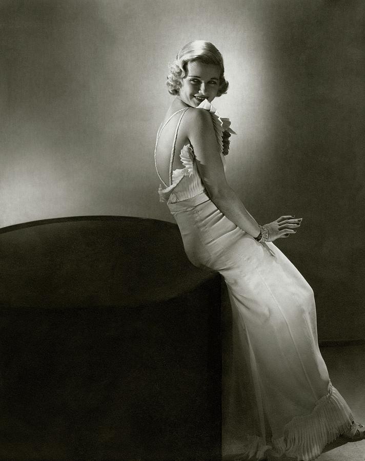 Joan Bennet Looking Over Her Shoulder Photograph by Edward Steichen