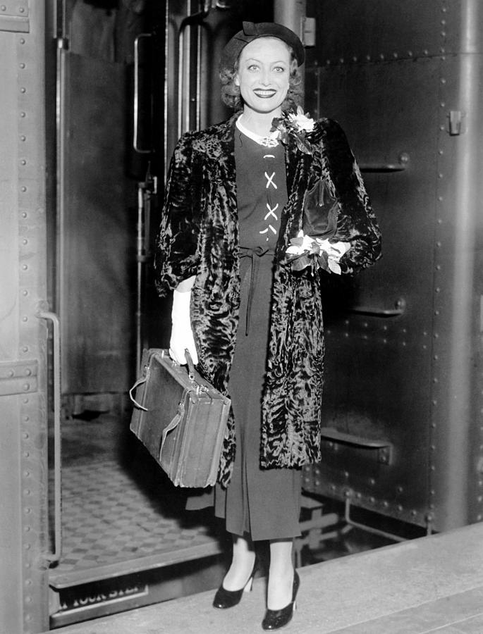Joan Crawford, Arriving In New York Photograph by Everett