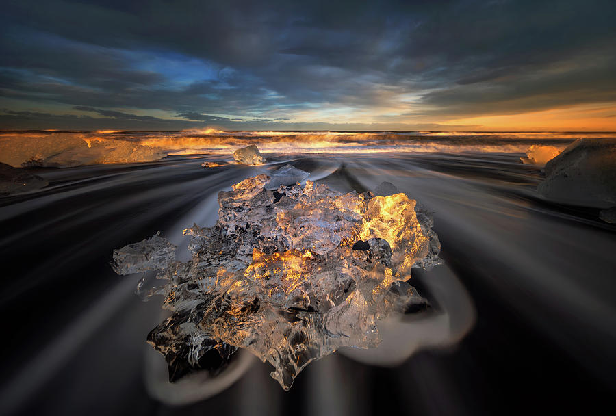 Iceland Photograph - Jokulsarlon Diamond by Wojciech Kruczynski