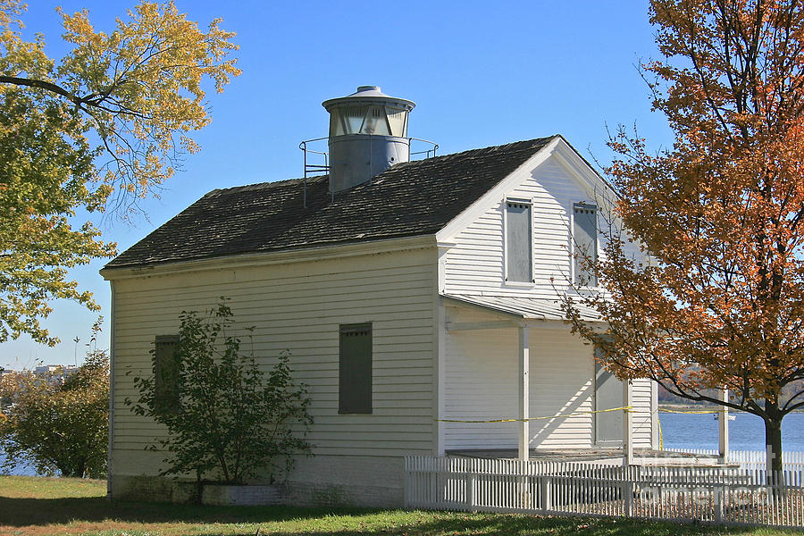 Jones Point Lighthouse Photograph by Lori Amway - Pixels