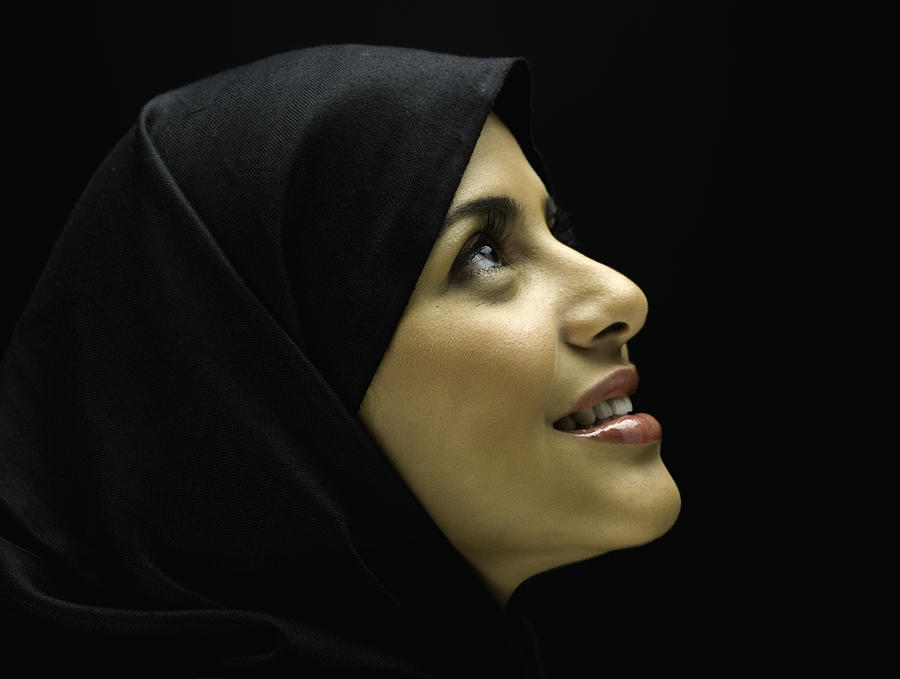 Jornadian Muslim Woman Profile Photograph by Juanmonino