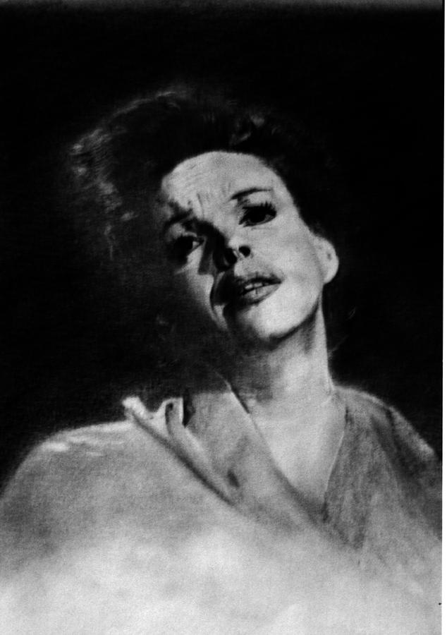 Judy Garland Drawing - Judy Garland by Derrick Parsons