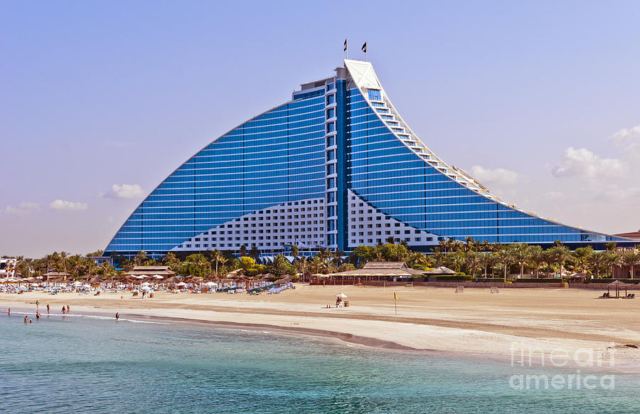 Jumeirah Beach Hotel, Dubai Photograph by Bill Bachmann