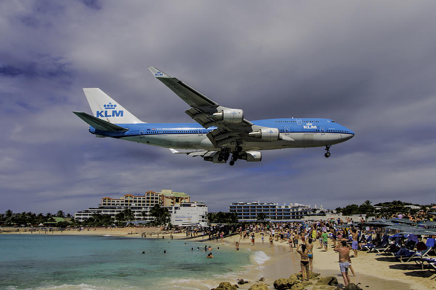 K L M  landing at St Maarten Photograph by David Gleeson