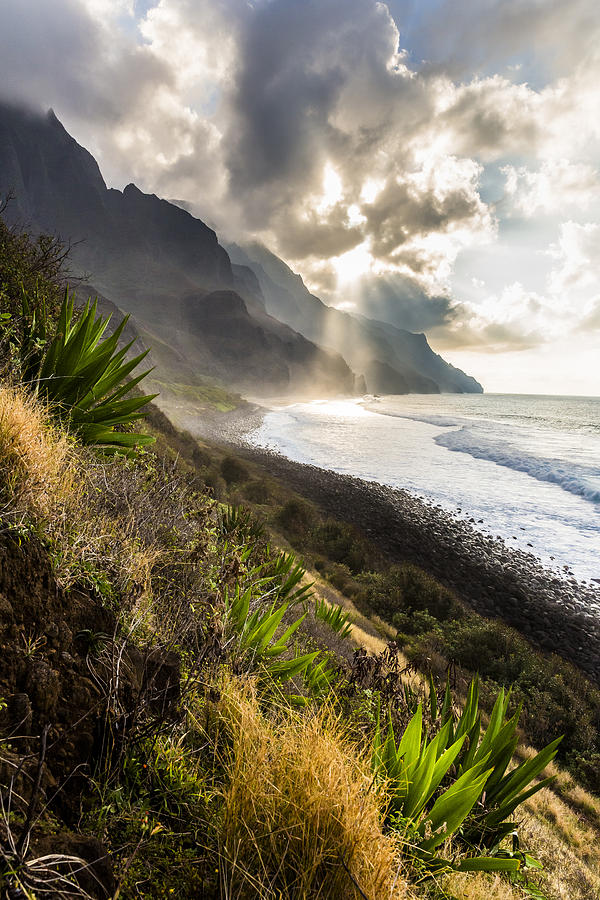 Hawaii Photograph - Kalalau Sun Rays by Bryan Toro Hawaii Photograph - Kalalau Sun Rays by Bryan Toro