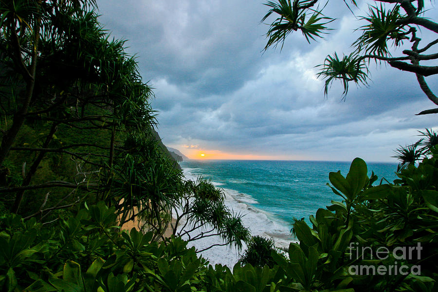 Kalalau Sunset Photograph by Laarni Montano