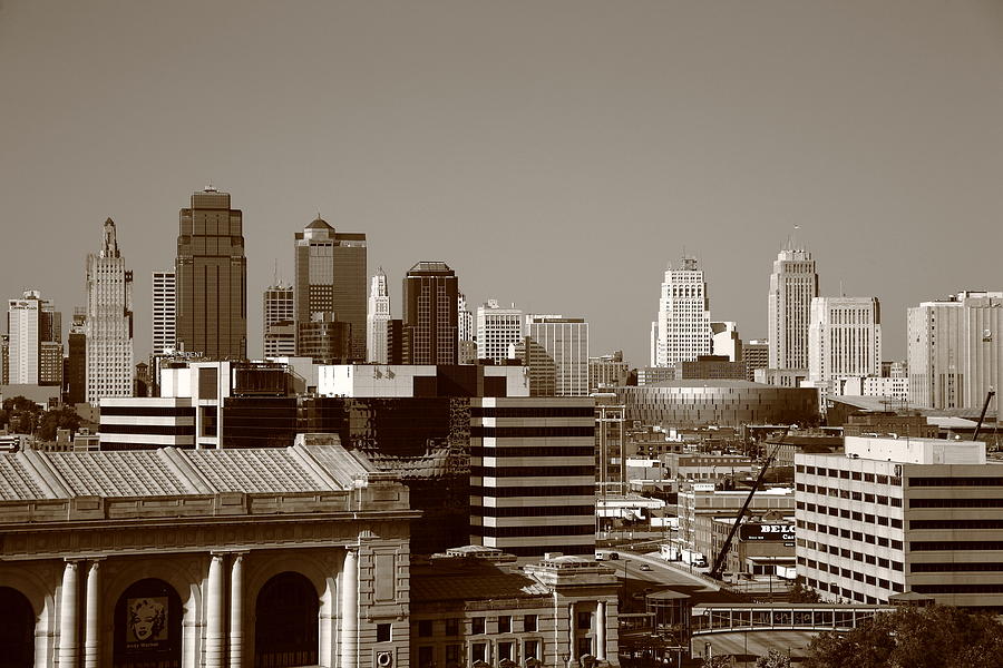 Kansas City Skyline 10 Photograph by Frank Romeo