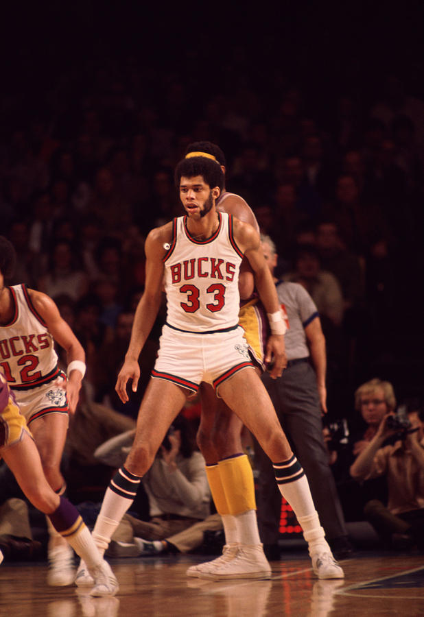 Kareem Abdul Jabbar Looking For Pass Photograph by Retro Images Archive
