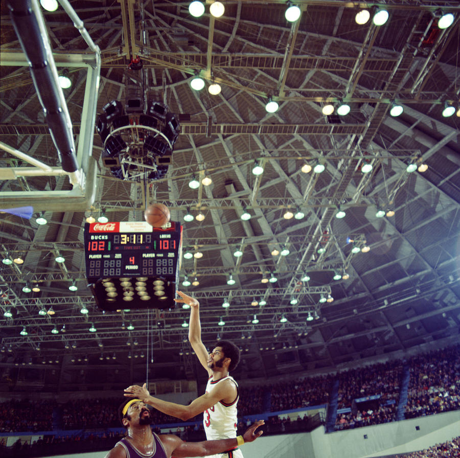Kareem Abdul Jabbar Shooting Quick Photograph by Retro Images Archive