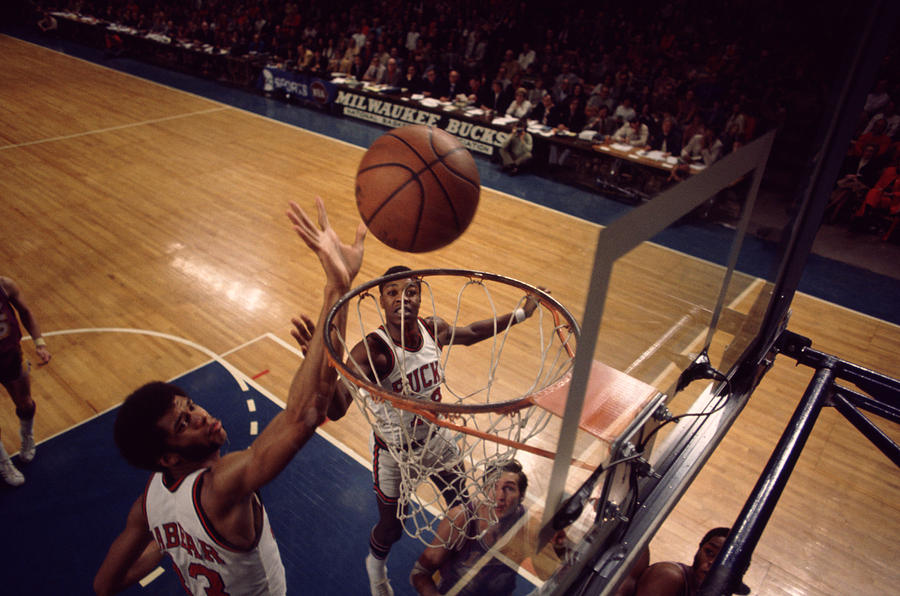Kareem Abdul Jabbar Tip In Photograph by Retro Images Archive