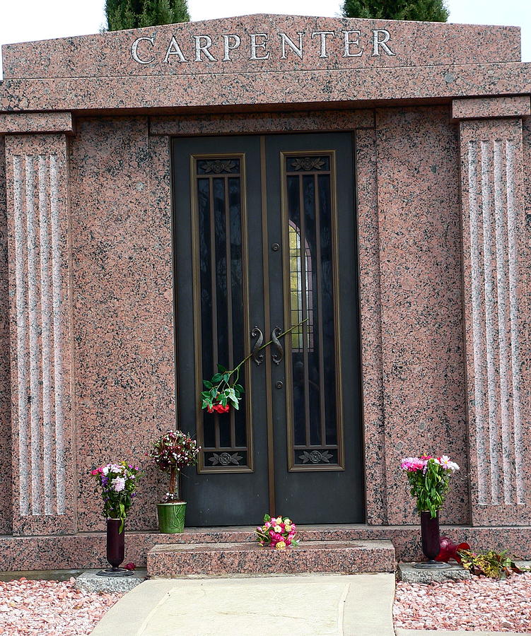 Karen Carpenter Grave Photograph by Jeff Lowe