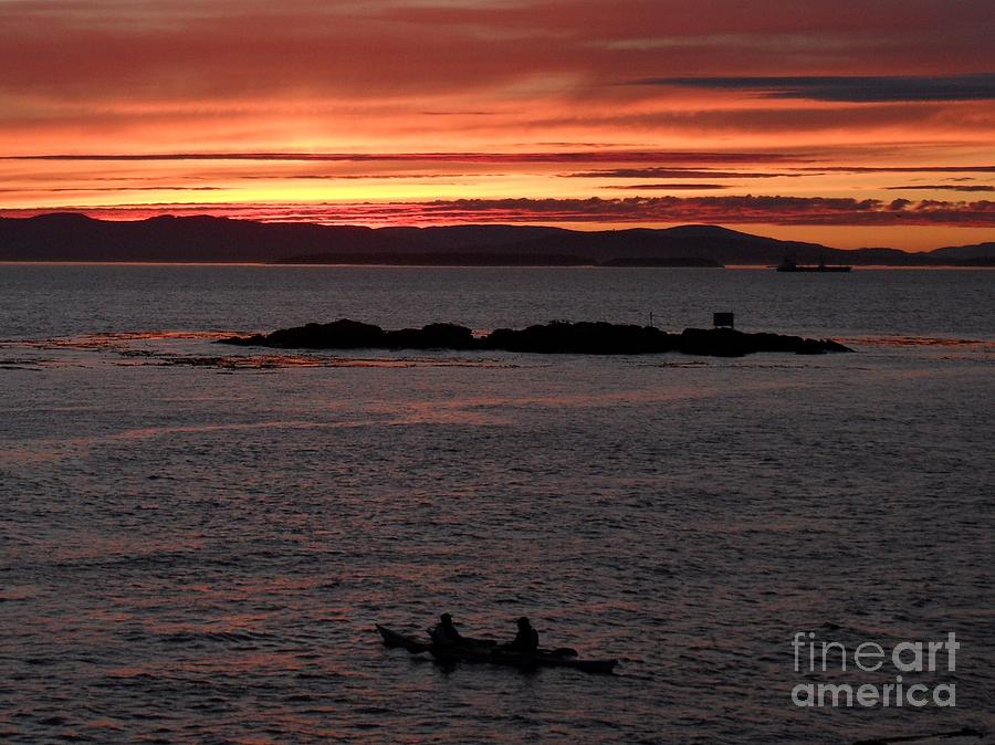 Kayak Sunset Photograph by Gayle Swigart