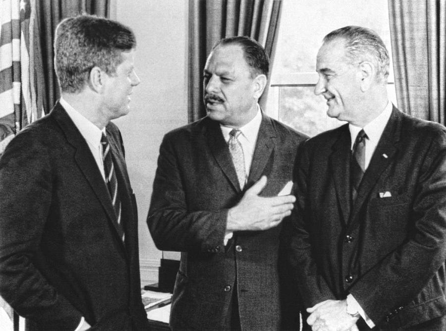 Kennedy, Johnson and Khan Talk Photograph by Underwood Archives