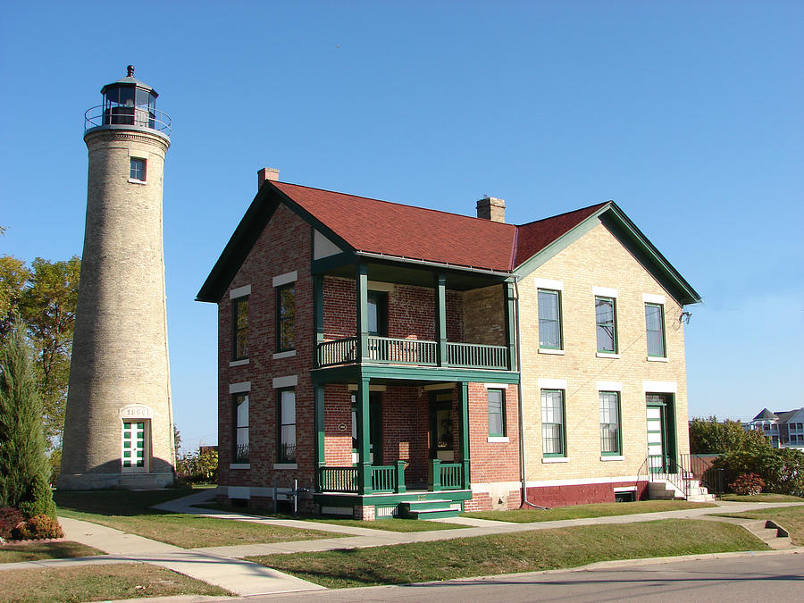 Kenosha's Lighthouse and keeper's dwelling Photograph by BJ Karp - Fine ...