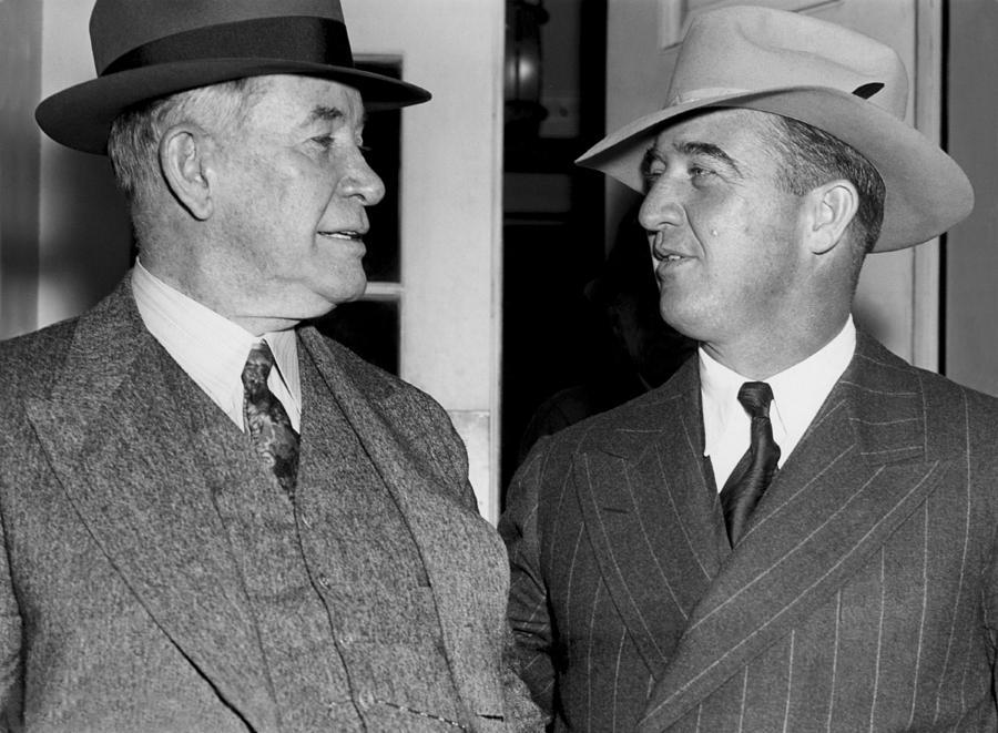 Black And White Photograph - Kentucky Senators Visit FDR by Underwood Archives